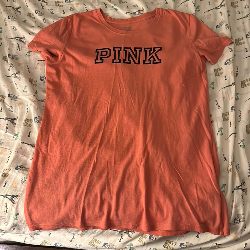 PINK Victoria’s Secret  Short Sleeve T-Shirt Size Medium (EUC)